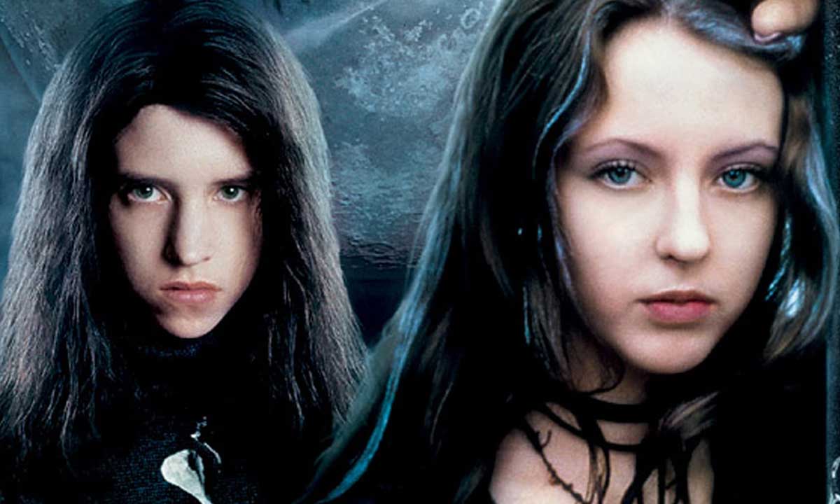 دانلود فیلم Ginger Snaps 2000 (گاز گرفتن جینجر) زیرنویس فارسی دانلود فیلم Ginger Snaps 2000 (گاز گرفتن جینجر) زیرنویس فارسی