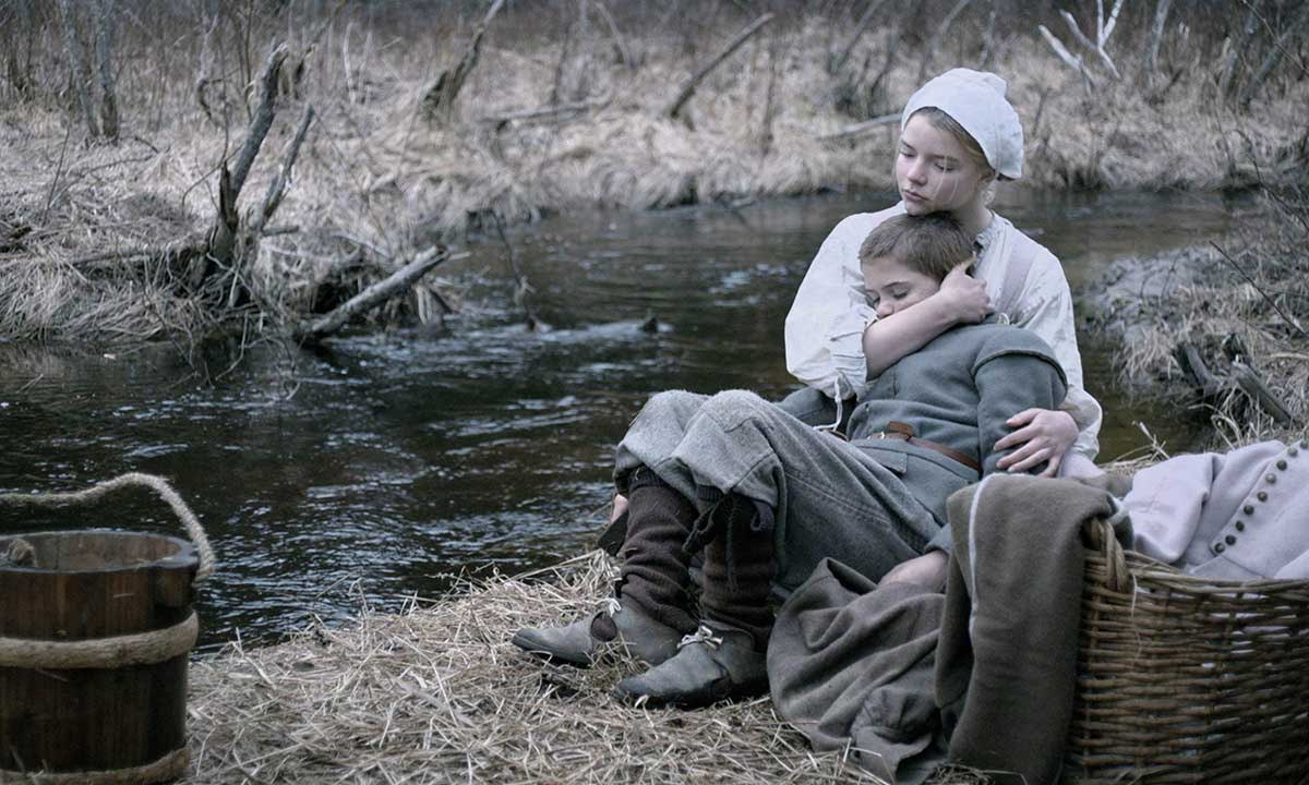 دانلود فیلم The Witch 2015 (جادوگر) با زیرنویس فارسی دانلود فیلم The Witch 2015 (جادوگر) با زیرنویس فارسی