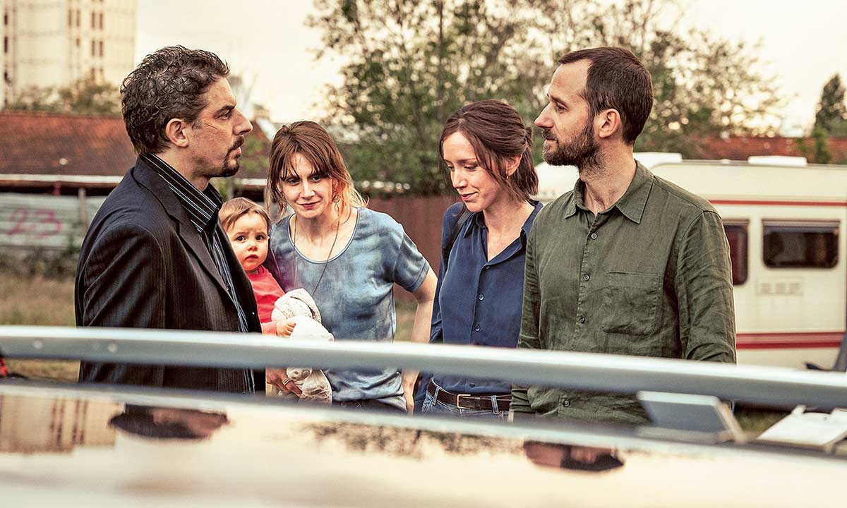 دانلود فیلم The Sixth Child 2022 (فرزند ششم) زیرنویس فارسی دانلود فیلم The Sixth Child 2022 (فرزند ششم) زیرنویس فارسی