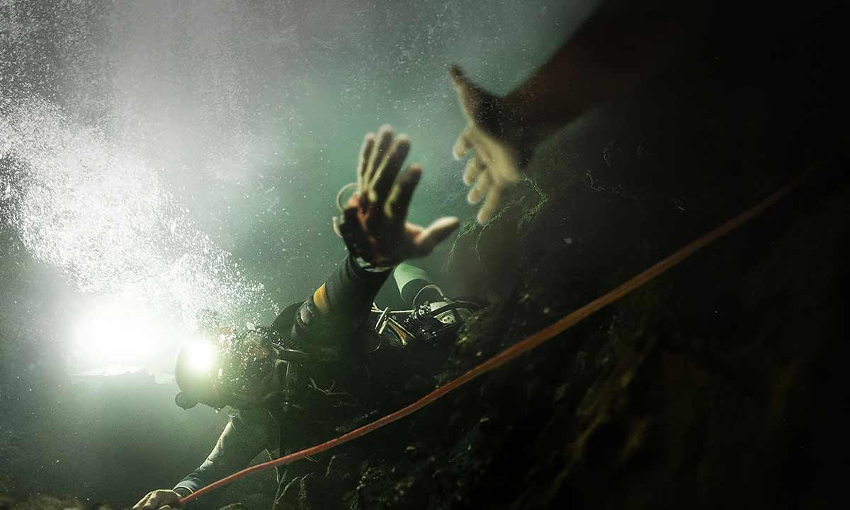 دانلود فیلم Thirteen Lives 2022 (سیزده زندگی) زیرنویس فارسی دانلود فیلم Thirteen Lives 2022 (سیزده زندگی) زیرنویس فارسی
